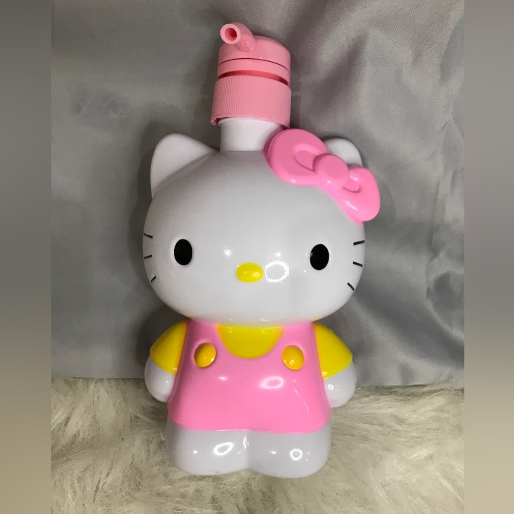 NIP Sanrio Hello Kitty Doll Bath Kitchen Soap Pump Dispenser Pink 3D Figure 8”